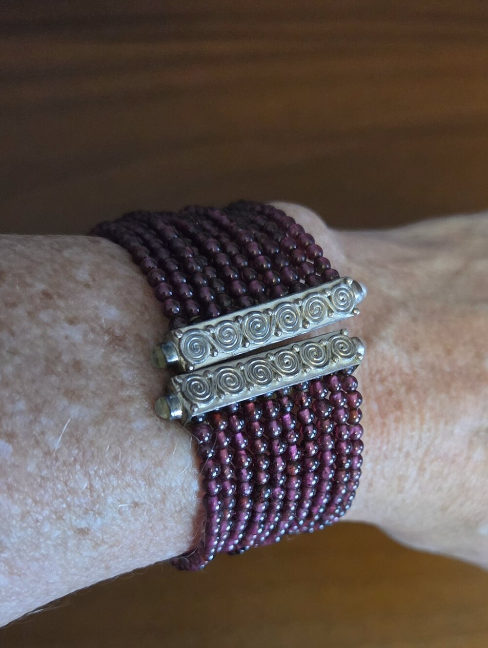 Vintage *rare* Sajen Garnet Bead Cuff With Hinge Closure. (Magnetic).